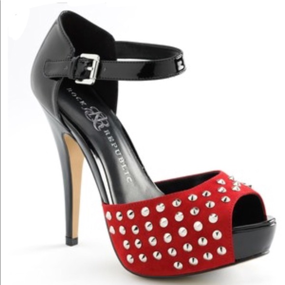 Rock & Republic Shoes - 🌼Mint Condition Rock & Republic Studded Heels